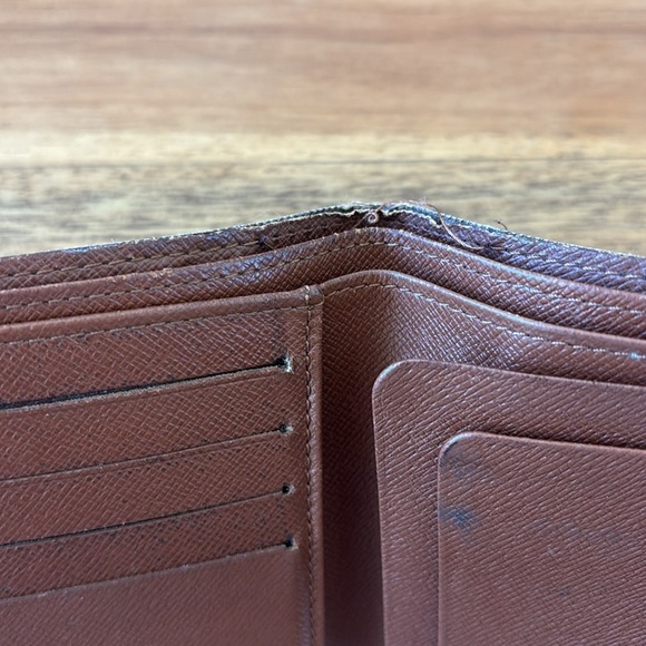 100% Authentic LV Louis Vuitton Bifold Monogram Wallet - Picture 10 of 11